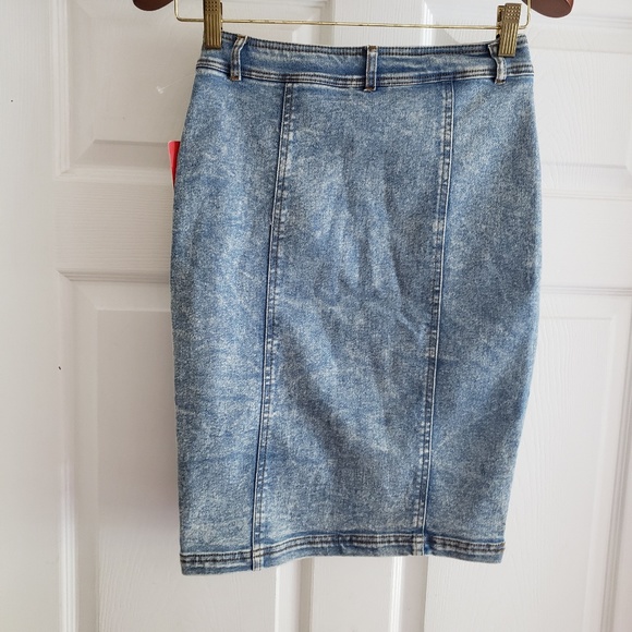 NWT Marilyn Monroe Jean Denim Skirt - Picture 2 of 9